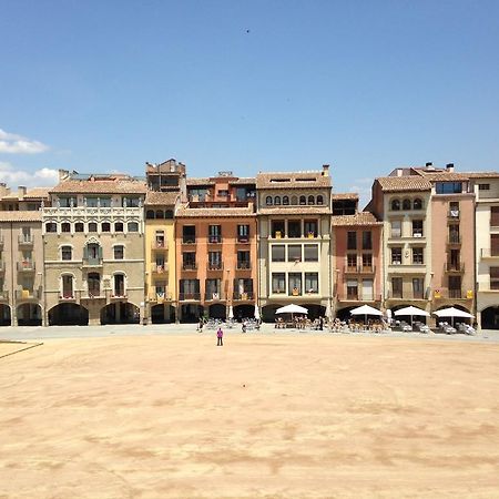 Apartaments Vicus 1 Con Vistas A La Plaza Mayor De Vic Buitenkant foto