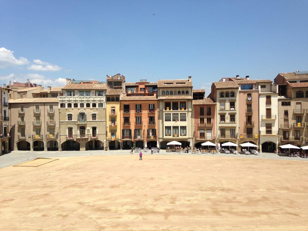 Apartaments Vicus 1 Con Vistas A La Plaza Mayor De Vic Buitenkant foto