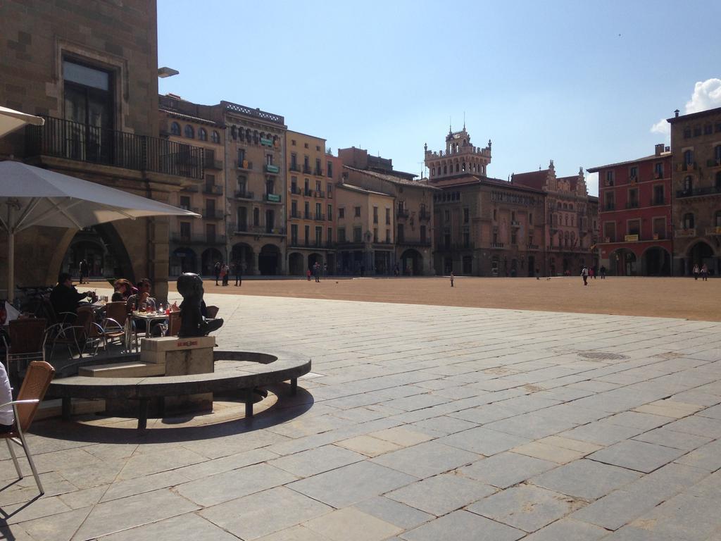 Apartaments Vicus 1 Con Vistas A La Plaza Mayor De Vic Buitenkant foto