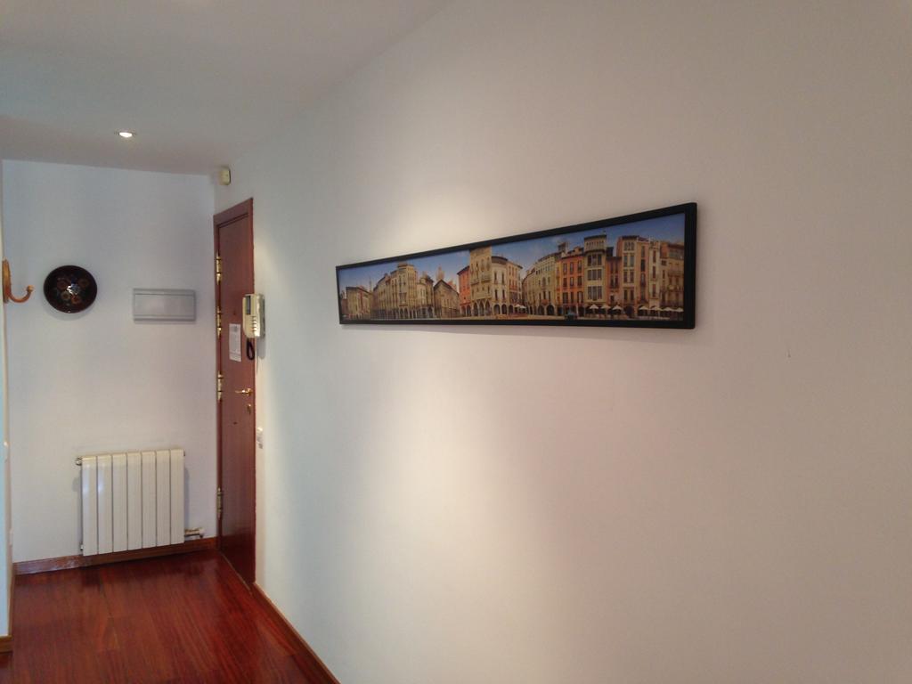 Apartaments Vicus 1 Con Vistas A La Plaza Mayor De Vic Buitenkant foto